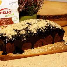Przepis na Piernikowy keks z polewą czekoladową i prażonymi orzechami