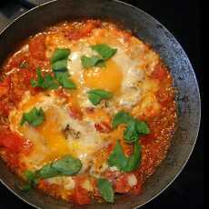 Przepis na Jajka w pomidorach