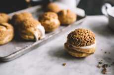 Przepis na Birthday Choux au Craquelin: Sweet and Smokey Whiskey Lapsang Cookie Cream Puff Recipe