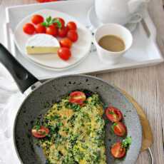 Przepis na Omlet ze szpinakiem i pomidorkami