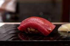 Przepis na Tokyo Food Guide: Sushi Tokami and what it’s like to eat high end Tokyo sushi