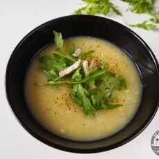 Przepis na Zupa krem porowo-ziemniaczana podana z gorgonzolą i listkami rukoli