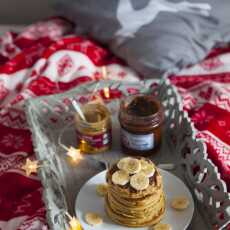 Przepis na Proteinowe pancakes - lekkie, świąteczne śniadanie