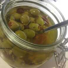 Przepis na Przekąska z oliwek z suszonymi pomidorami