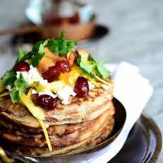 Przepis na Gryczane pancakes na kokosowym mleku z twarogiem, mango i żurawiną