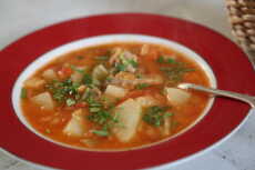 Przepis na Zupa z ciecierzycą i pomidorami