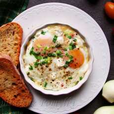 Przepis na Jajka zapiekane z pomidorami, papryką i trzema serami