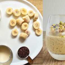 Przepis na Banan mrożony + mleko sojowe + pistacje + ziarna kakaowca