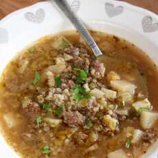 Przepis na Pikantna zupa z mieloną wołowiną i kaszą jaglaną