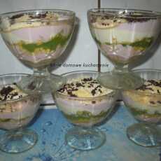 Przepis na Deser jogurtowy z dżemem i herbatnikami