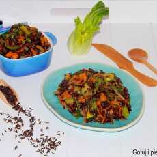 Przepis na Czarny ryż jaśminowy z warzywami