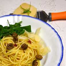 Przepis na Spaghetti z oliwkami i rukolą