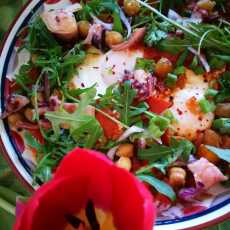 Przepis na Pomidorowa shakshuka z ośmiorniczką i cieciorką 