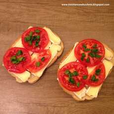 Przepis na Kanapki z serem pleśniowym i pomidorem (2)