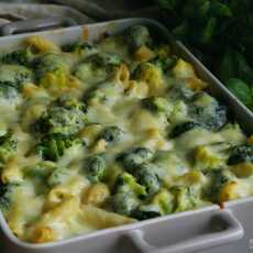 Przepis na Zapiekanka makaronowa z brokułami i kurczakiem
