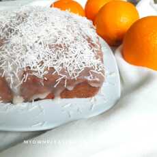 Przepis na Orkiszowe ciasto z rodzynkami i pomarańczowym lukrem 