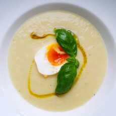 Przepis na Zupa krem z białych szparagów podana z gotowanym jajkiem