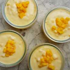 Przepis na Deser z mango na bazie białego serka, jogurtu oraz syropu z agawy