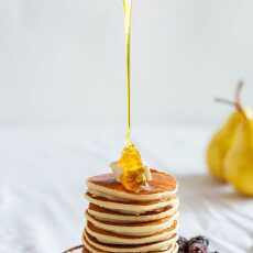 Przepis na Pachnące placuszki bananowo-jaglane à la pancakes. Idealny, naturalnie bezglutenowy deser dla dużych i małych łasuchów 