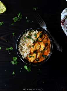 Przepis na Czerwone curry z dorszem i natką pietruszki