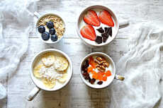 Przepis na Śniadanie ekspres – jogurt z dodatkami na różne sposoby