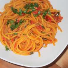 Przepis na Spaghetti z tuńczykiem i pomidorami