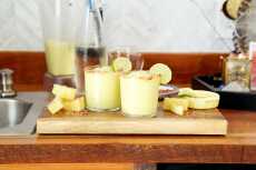 Przepis na Frozen Pineapple Jalapeno Margaritas