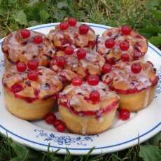 Przepis na Jogurtowe muffinki z czerwoną porzeczką