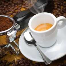 Przepis na Kawa z wodą różaną, szafranem i kardamonem