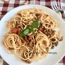 Przepis na Spaghetti z mięsem mielonym wołowym (bolognese)