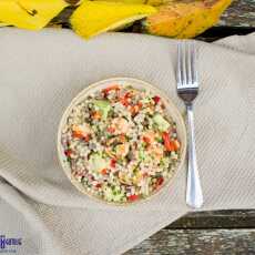 Przepis na Obiadowa sałatka z dużym kuskusem i krewetkami królewskimi. / Giant couscous and king prawn lunch salad. 