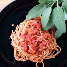 Przepis na Pomidorowe ragu z pieczarkami i soczewicą – wspaniały przepis w 100% wegański.