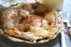 Przepis na Omlet biszkoptowy z gruszkami i cynamonem