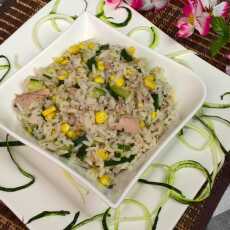 Przepis na Ryż z cukinią i tuńczykiem – przepis na lekki i pyszny obiad