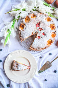 Przepis na Letnie ciasto z owocami – babciny przepis, który zawsze wychodzi