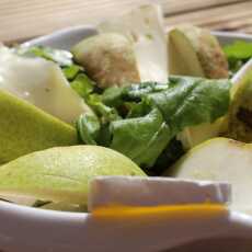 Przepis na Sałatka z ruccolą, gruszkami i serem pleśniowym