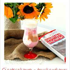 Przepis na Ciasteczkowo - truskawkowy milkshake