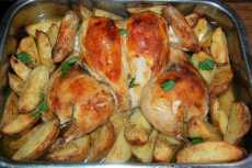 Przepis na Maślany kurczak pieczony na ziemniakach