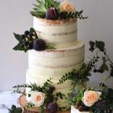 Przepis na Tort weselny w stylu semi naked cake