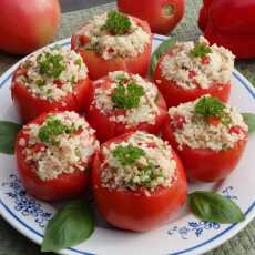 Przepis na Pomidory faszerowane kuskusem i tuńczykiem