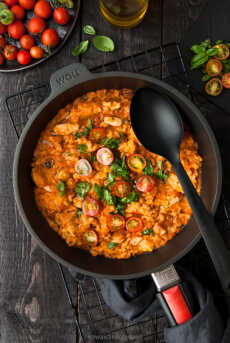 Przepis na Szybkie risotto, czyli ryż z kurczakiem w pomidorowym sosie