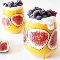 Przepis na Mango + jogurt kokosowy + (figi + borówki + jeżyny)