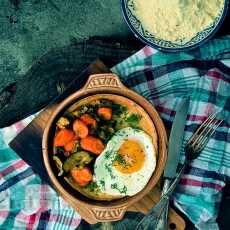 Przepis na Jaglany Dutch Baby z pieczonym bakłażanem i jajkiem sadzonym