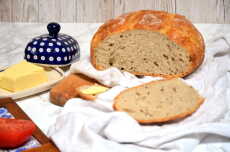 Przepis na Prosty chleb pszenny na zakwasie i/lub drożdżach