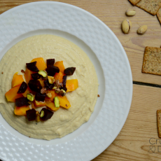 Przepis na Hummus z pieczoną dynią, burakiem i pistacjami 