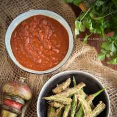 Przepis na Okra smażona z indyjskim sosem pomidorowym
