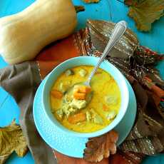Przepis na Jesienna zupa curry z kurczakiem, ryżem i dynią