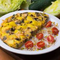 Przepis na Pieczony omlet z ziemniakami, szynką i groszkiem 