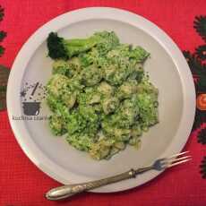 Przepis na Makaron z brokułem w sosie serowym