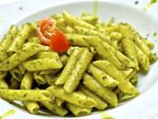 Przepis na Makaron penne z pesto pietruszkowym